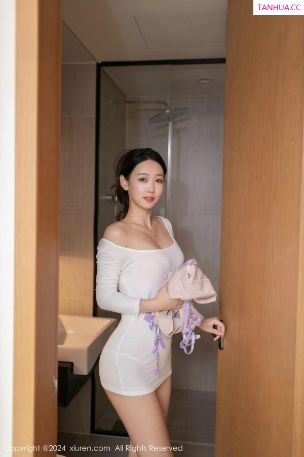 唐安琪  [XiuRen]高清写真图 2024.11.04 No.9392 唐安琪 丝袜美腿第13张图片